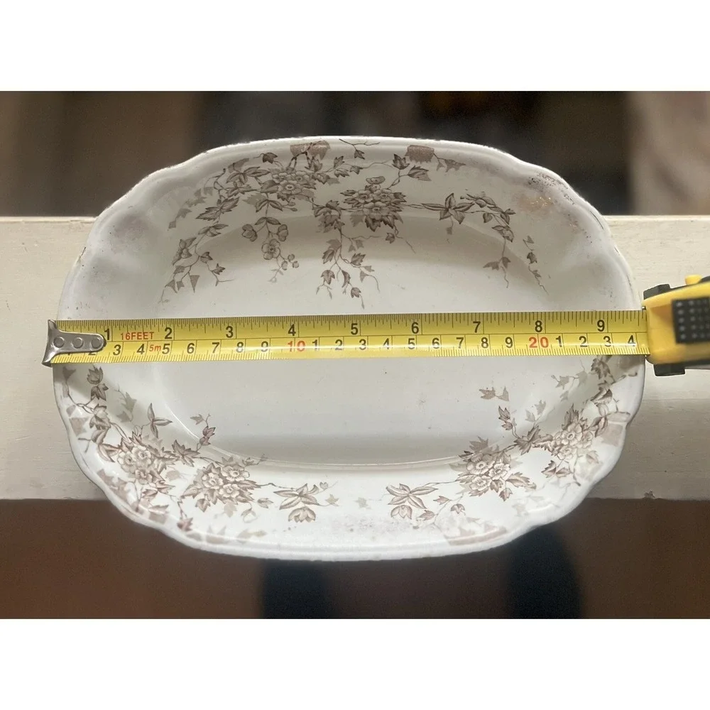 Rare Vintage Wedgwood Celia Serving Bowl. Beautiful Condition For Its Age.